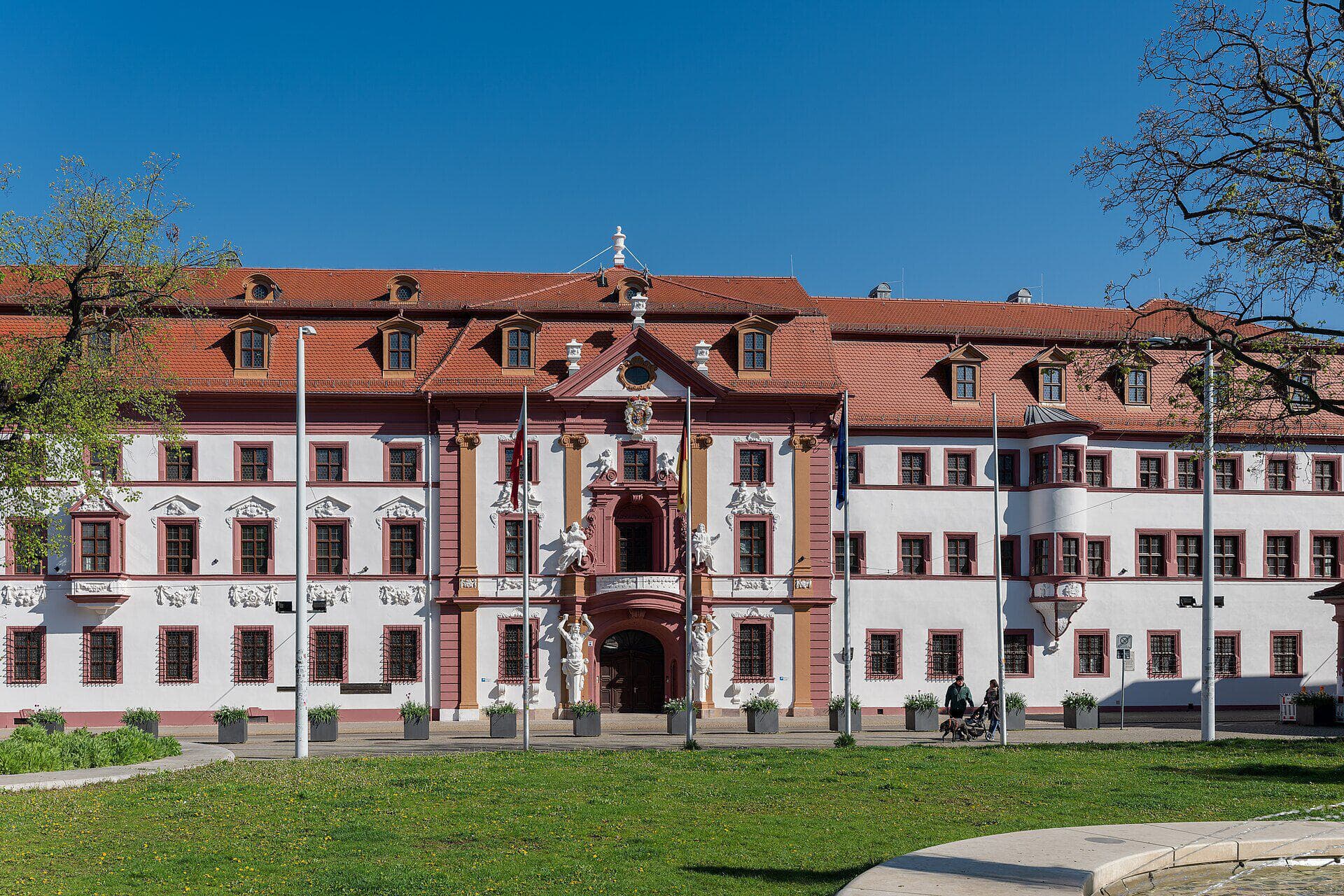 Thüringer Staatskanzlei in der Kurmainzischen Statthalterei am Hirschgarten, Erfurt